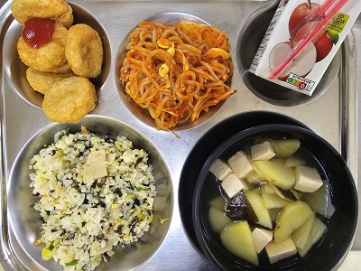 6.21:김밥볶음밥,다시마감자국,치킨너겟&케찹,쫄면무침,주스