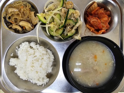 8.29:쌀밥,닭죽,잡채,새우살호박볶음,배추김치