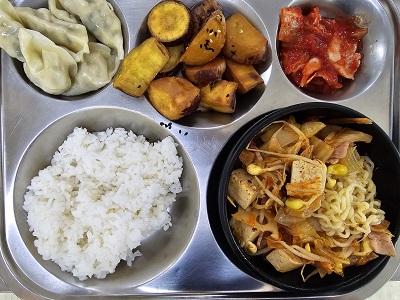 4.25:쌀밥,마라탕,만두찜,고구마맛탕,배추김치