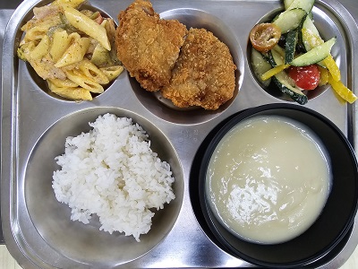10.30:쌀밥,크림스프,펜네파스타,치킨까스,그릭샐러드