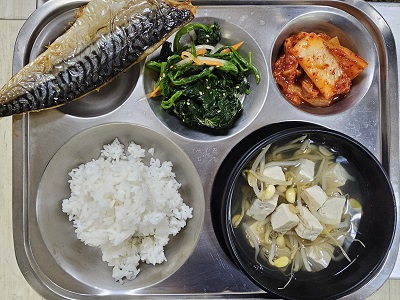 11.25:쌀밥,콩나물국,고등어구이,시금치무침,김치볶음