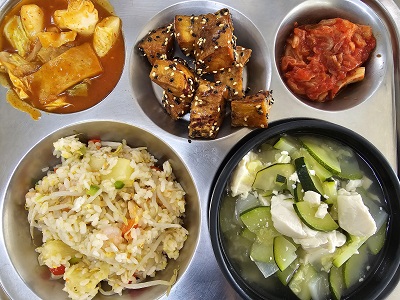 12.23:파인애플볶음밥,맑은순두부국,떡볶이,고구마맛탕,배추김치