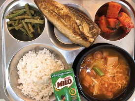 12.21:쌀밥,부대찌개,고등어구이,롱빈볶음,깍두기,마일로