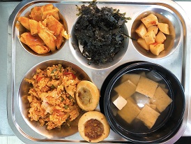 8.19:김치볶음밥,어묵국,떡볶이,김가루,깍두기,미니피자