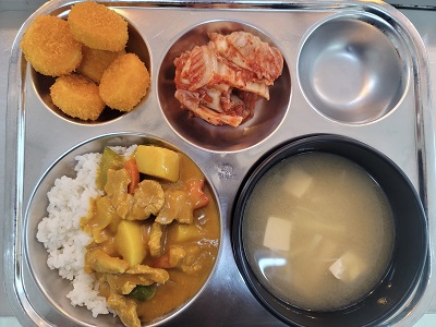 4.12:카레라이스,팽이된장국,가리비튀김,배추김치