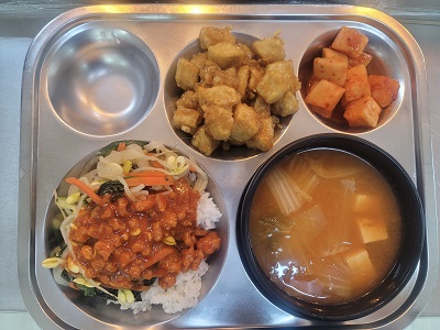 4.19:비빔밥&소스,배추된장국,두부강정,깍두기