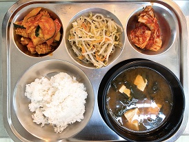 5.19:쌀밥,시금치된장국,오징어야채볶음,숙주무침,배추김치