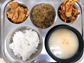 6.27:쌀밥,닭죽,잡채,매콤어묵볶음,오이무침