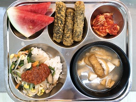 7.5:비빔밥&소스,유부된장국,김말이튀김,배추김치,수박