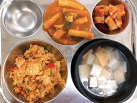 7.13:김치볶음밥,어묵국,로제소스떡볶이,깍두기