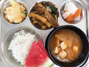 11.3:쌀밥,참치김치찌개,짜장떡볶이,계란찜,무피클,수박
