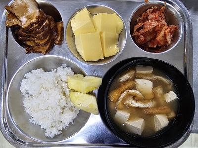 4.12:쌀밥,유부된장국,동파육,계란찜,배추김치,파인애플